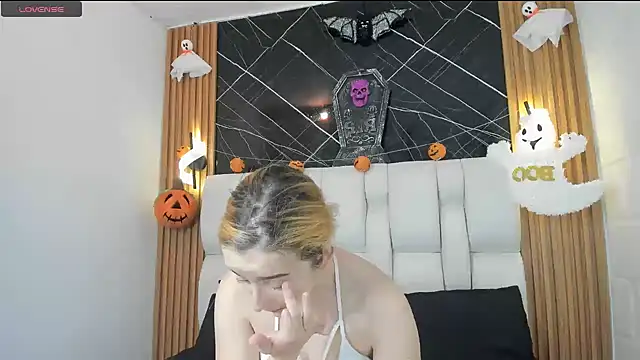 kristal joi dl online show from 27, 10, 2025