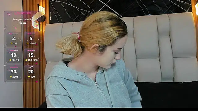 kristal joi dl online show from 9, 11, 2025