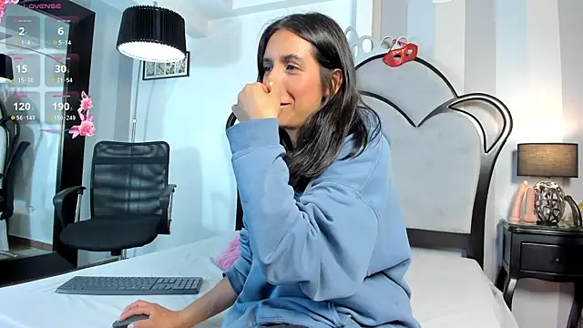 MiaAmore  online show from 23, 7, 2026