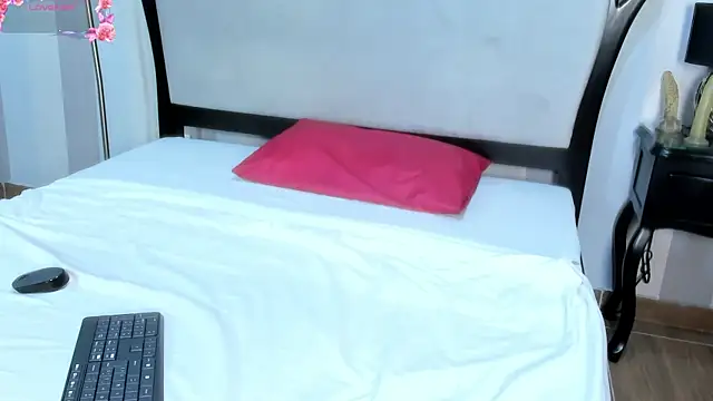 MiaAmore  online show from 17, 10, 2025