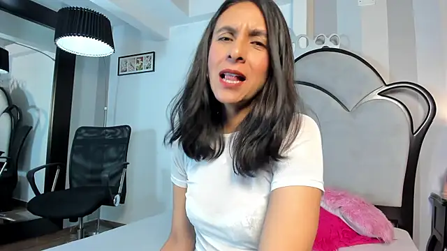 MiaAmore  online show from 19, 6, 2026
