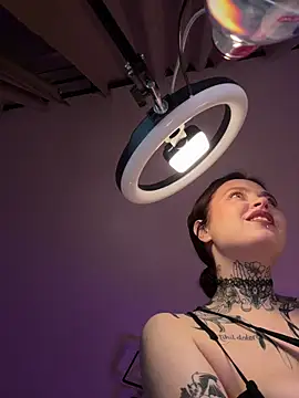 Snapshot of Mariiiiiway chatting on 10, 11, 2025 Mariiiiiway online show from 10, 11, 2025