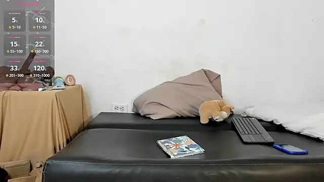 Snapshot of zarek_lux chatting on 26, 11, 2025 zarek lux online show from 26, 11, 2025