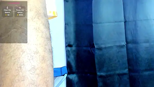 Snapshot of zarek_lux chatting on 12, 10, 2025 zarek lux online show from 12, 10, 2025