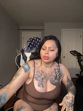 chicanachic13 online show from 5, 10, 2025