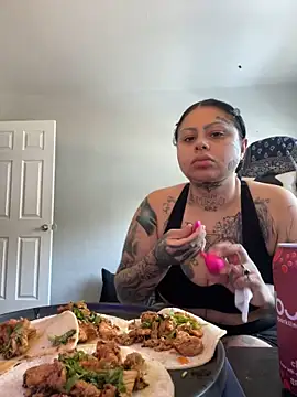 chicanachic13 online show from 10, 9, 2025