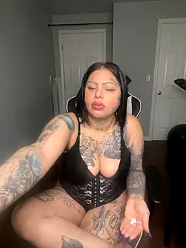 chicanachic13 online show from 8, 10, 2025