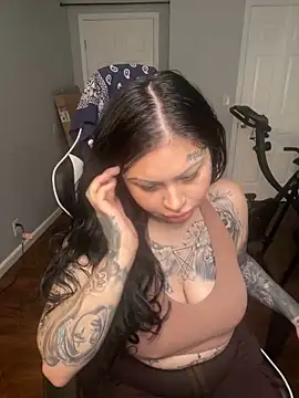 chicanachic13 online show from 5, 10, 2025