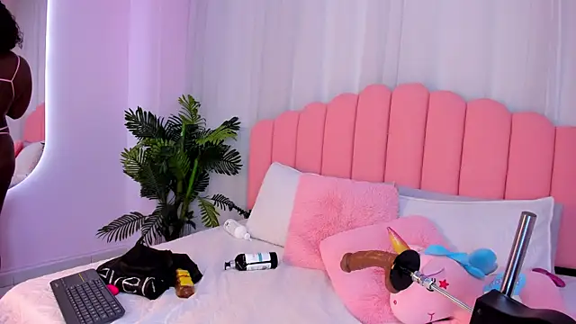 lia queen18 online show from 18, 9, 2025