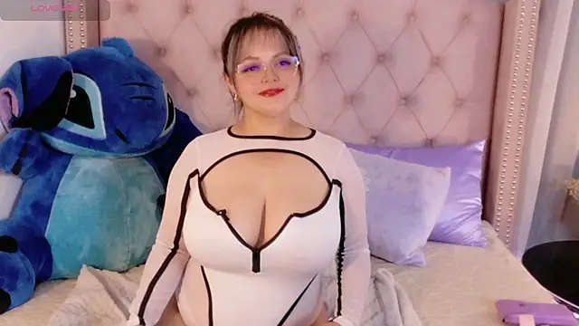 Snapshot of vintoria_cherry chatting on 9, 7, 2026 vintoria cherry online show from 9, 7, 2026
