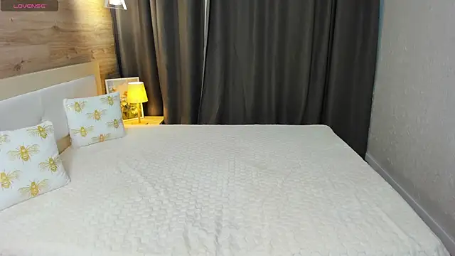 Babyy Lynaa online show from 12, 10, 2025