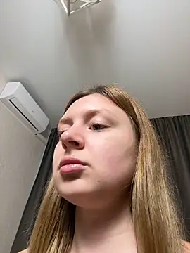 Babyy Lynaa online show from 9, 11, 2025