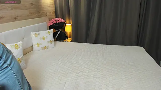 Babyy Lynaa online show from 8, 10, 2025