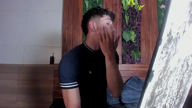 AustinJones  online show from 21, 12, 2025