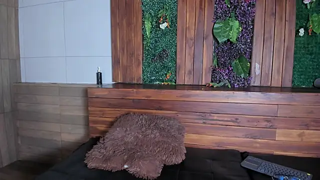 AustinJones  online show from 4, 12, 2025