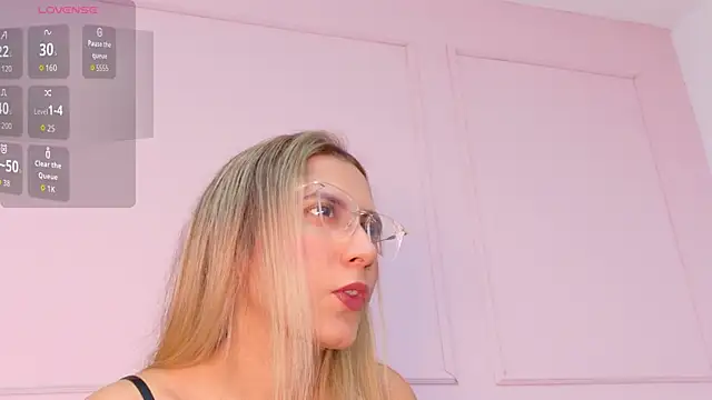 MaddieTease online show from 28, 10, 2025