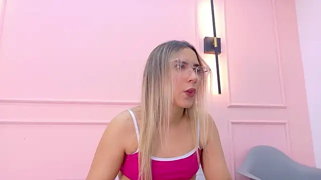 MaddieTease online show from 2, 2, 2026