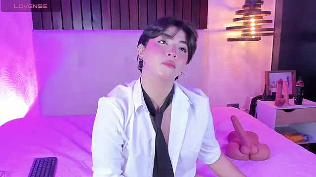 Creamy Angelo online show from 15, 10, 2025