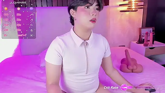 Creamy Angelo online show from 13, 10, 2025