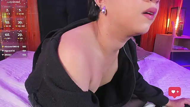 Creamy Angelo online show from 25, 9, 2025