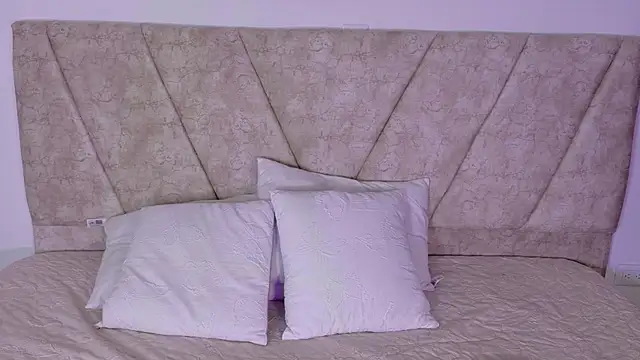 Miia Parker online show from 25, 9, 2025