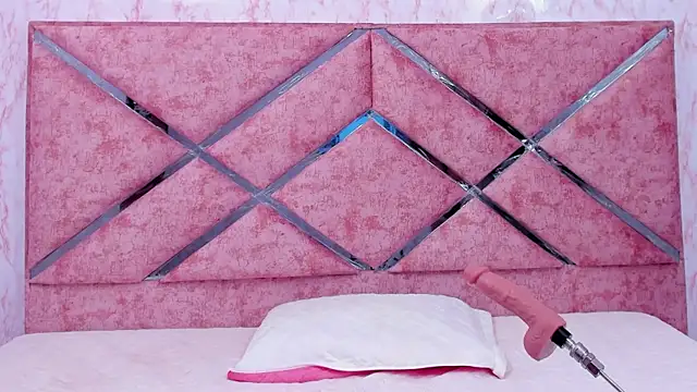 HOT EMIILY  online show from 3, 10, 2025