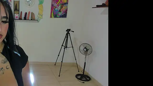 naomy funny online show from 26, 4, 2026