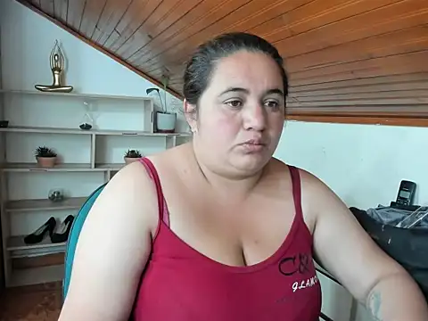 Khloe Tommson  online show from 6, 11, 2025