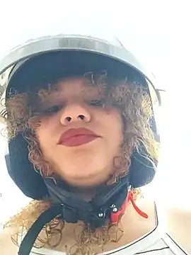 SirenRouge 69 online show from 5, 12, 2025