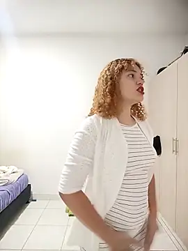 SirenRouge 69 online show from 22, 9, 2025