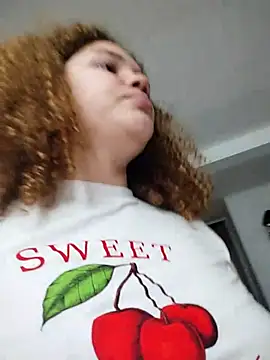 SirenRouge 69 online show from 15, 12, 2025