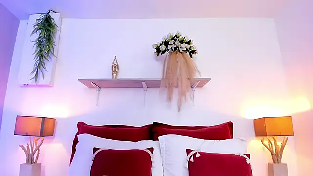 LuciaBenett  online show from 31, 10, 2025