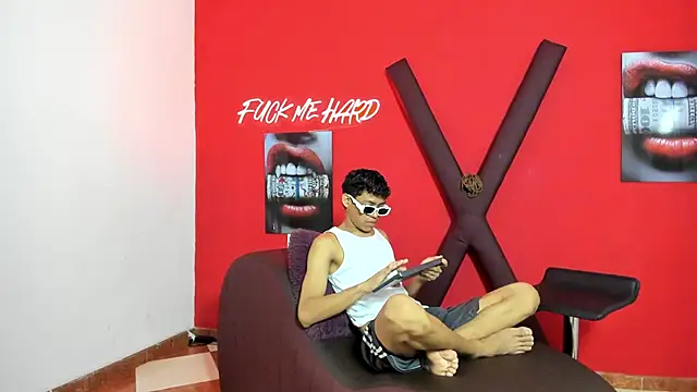 BEAUTY BOYS1 online show from 6, 3, 2026