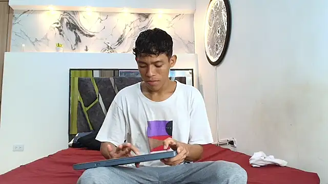 BEAUTY BOYS1 online show from 28, 10, 2025