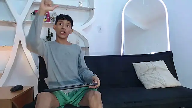 BEAUTY BOYS1 online show from 28, 9, 2025