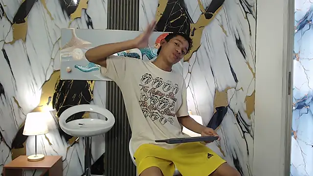 BEAUTY BOYS1 online show from 16, 2, 2026