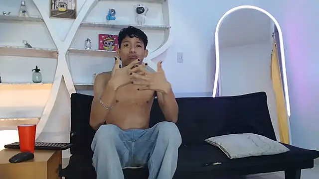 BEAUTY BOYS1 online show from 9, 10, 2025