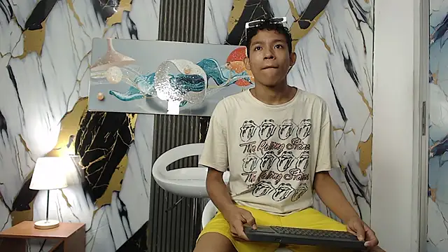 BEAUTY BOYS1 online show from 17, 2, 2026