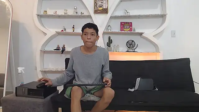 BEAUTY BOYS1 online show from 16, 11, 2025