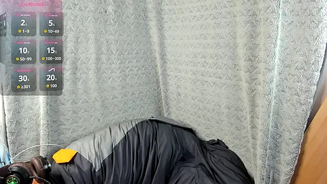 MiaLores online show from 12, 9, 2025