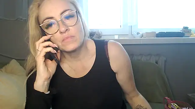 NADINNNE online show from 10, 11, 2025