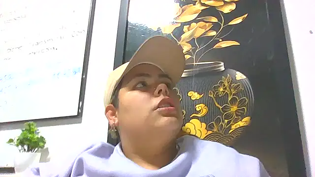 Hailey Curvy online show from 26, 9, 2025