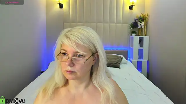 Snapshot of Hella_Fabel chatting on 15, 6, 2026 Hella Fabel online show from 15, 6, 2026