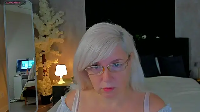 Hella Fabel online show from 16, 11, 2025