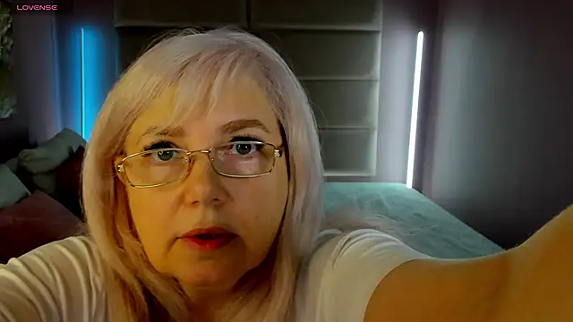 Snapshot of Hella_Fabel chatting on 14, 5, 2026 Hella Fabel online show from 14, 5, 2026