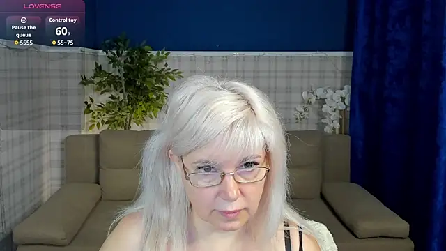 Snapshot of Hella_Fabel chatting on 27, 5, 2026 Hella Fabel online show from 27, 5, 2026