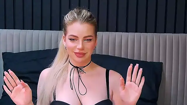 MilanaCeleste online show from 12, 11, 2025