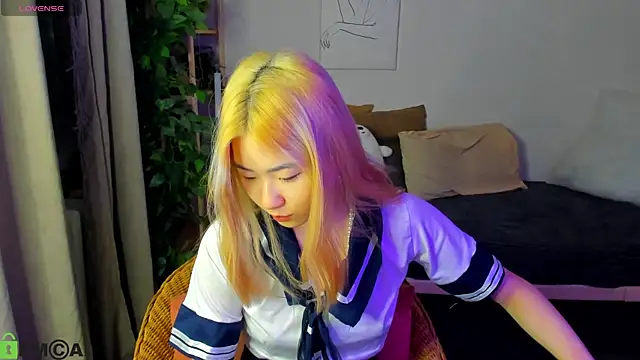 Snapshot of Aisi_18 chatting on 26, 9, 2025 Aisi 18 online show from 26, 9, 2025