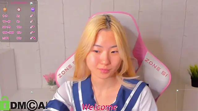 Snapshot of Aisi_18 chatting on 16, 11, 2025 Aisi 18 online show from 16, 11, 2025