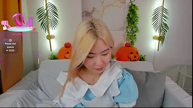 Snapshot of Aisi_18 chatting on 28, 10, 2025 Aisi 18 online show from 28, 10, 2025